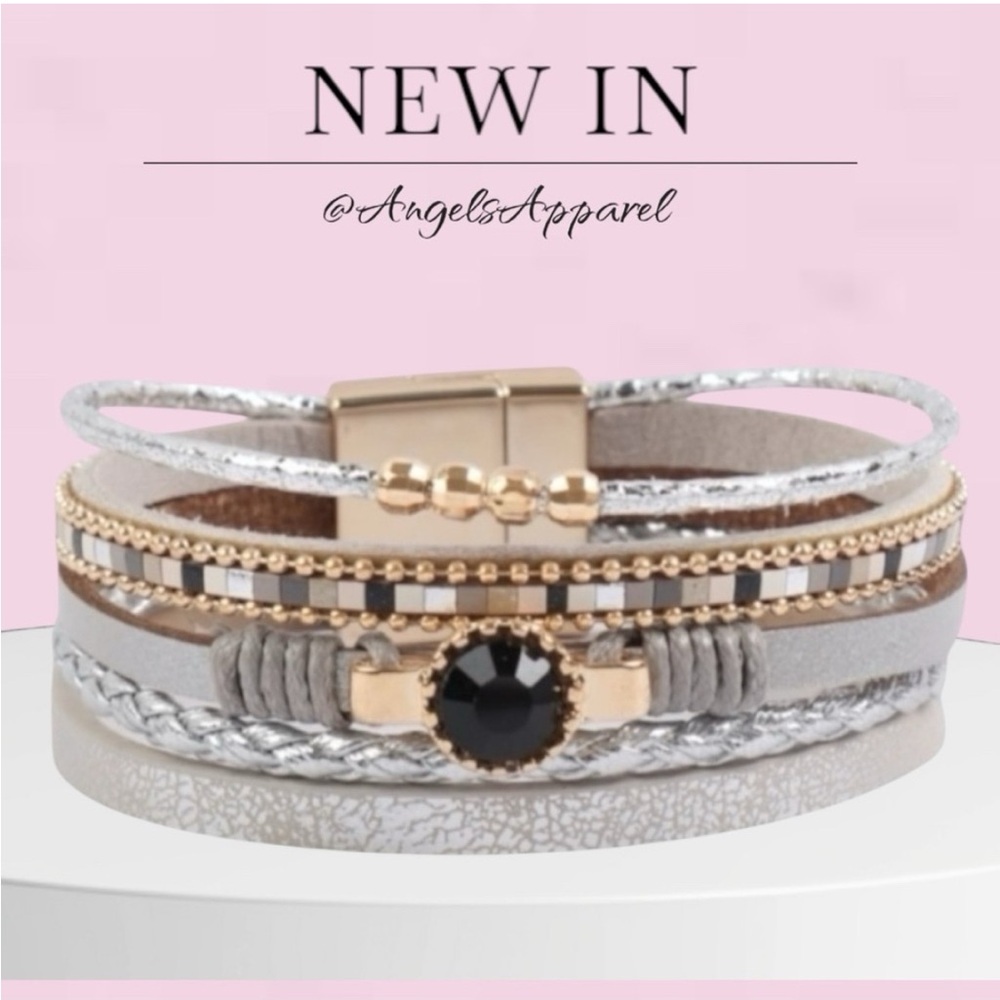 Silver/Grey faux leather Multi-strand Bracelet with black center stone, NEW✔️